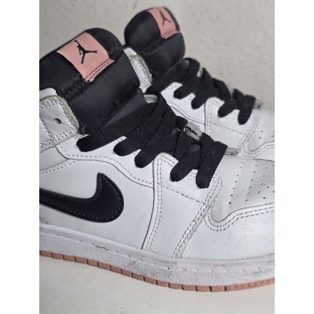 Jordan Air Jordan 1 Mid White Black Pink Sneaker Unisex Kids 1.5Y 554725-180 - Picture 3 of 11